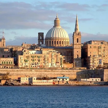 Gzira Modern Getaway