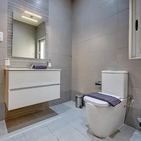 Gzira Modern Getaway *