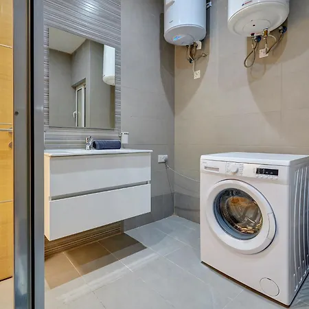 Gzira Modern Getaway