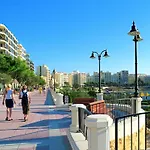 Gzira Modern Getaway By Buena Vista Sliema